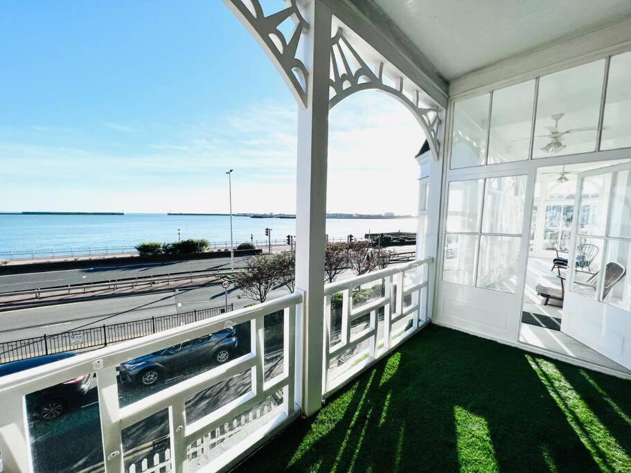 Flat 4 Marine Parade House, 1 East Cliff- Next To Dover Port, White Cliffs, Beach, Castle Exterior foto