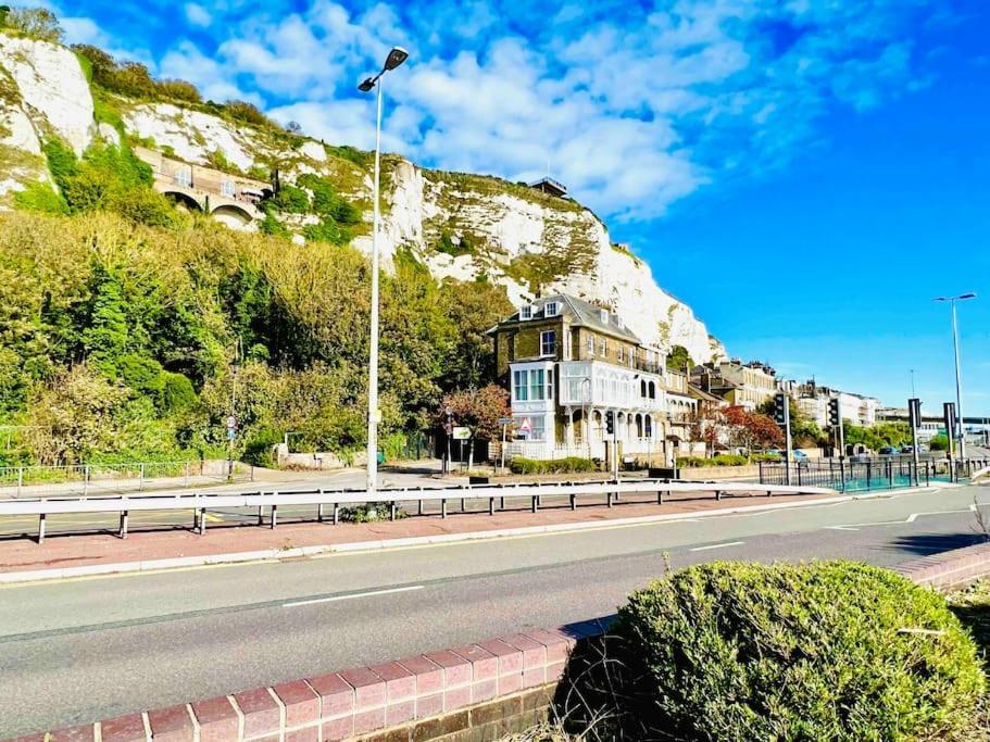 Flat 4 Marine Parade House, 1 East Cliff- Next To Dover Port, White Cliffs, Beach, Castle Exterior foto