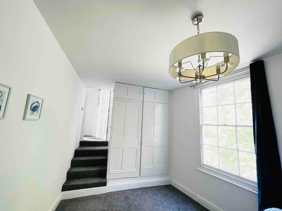 Flat 4 Marine Parade House, 1 East Cliff- Next To Dover Port, White Cliffs, Beach, Castle Exterior foto
