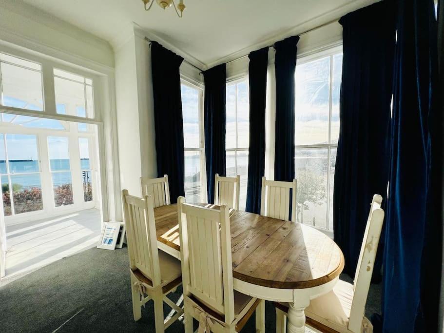 Flat 4 Marine Parade House, 1 East Cliff- Next To Dover Port, White Cliffs, Beach, Castle Exterior foto